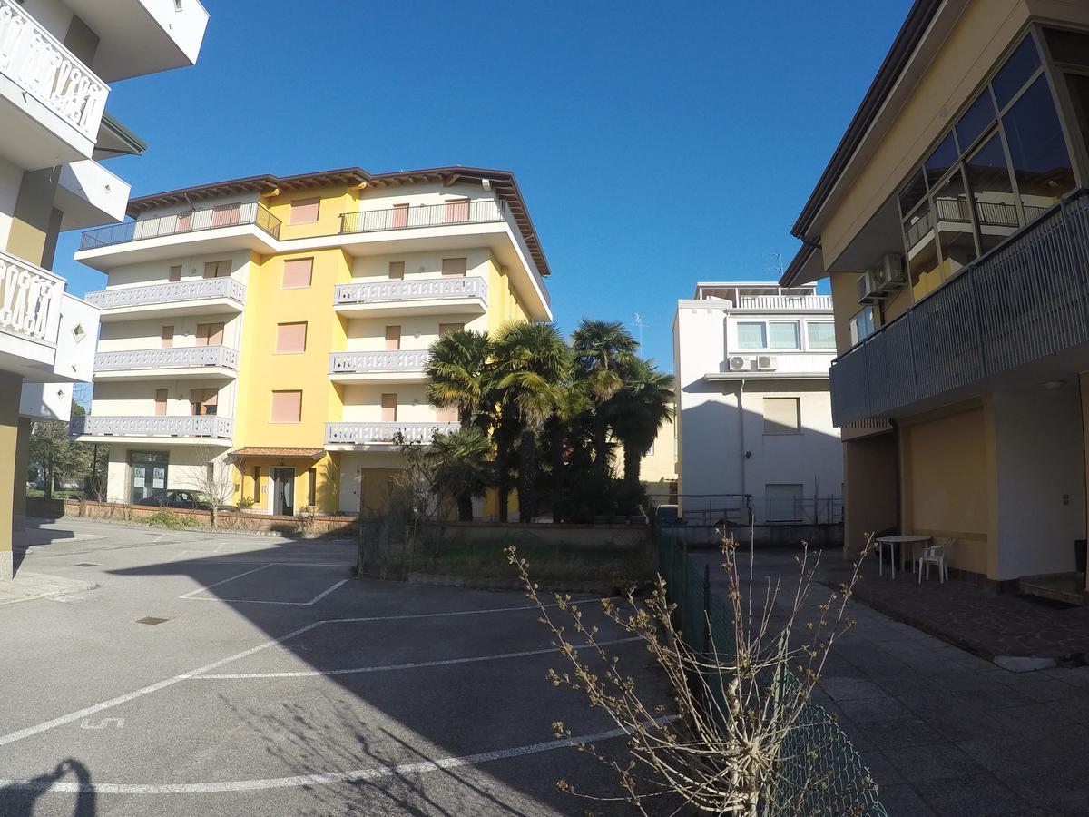 Residence Caorle Apartments - Agenzia Cocal Exterior photo
